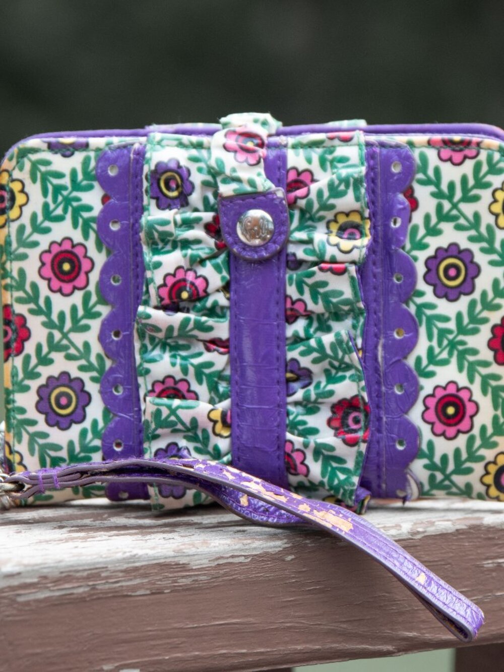 Vera Bradley Ruffle Wristlet Wallet Viva La Vera Frill Look Purple Green